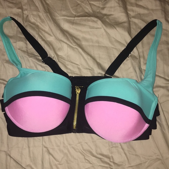 Color Block Bikini with 2 bottoms - Picture 2 of 6